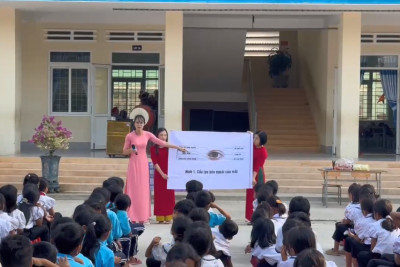 Ngày hội “Mắt sáng – Tương lai rộng mở” tại trường Tiểu học Trần Phú.
