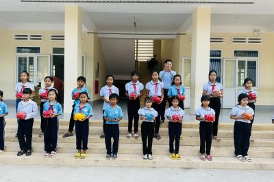 Phong trào đập heo đất tại trường Tiểu học Trần Phú: Gieo mầm yêu thương, gặt quả sẻ chia.