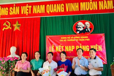 TRƯỜNG TH TRẦN PHÚ TỔ CHỨC LỄ KẾT NẠP ĐẢNG VIÊN MỚI NĂM 2024.